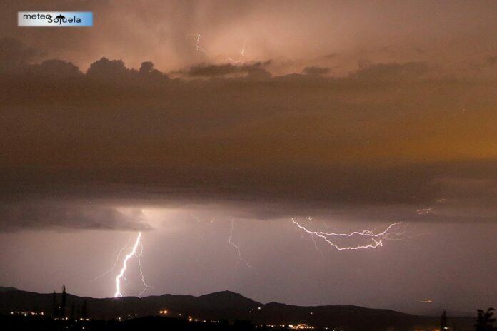 IMG_9902origret11300 2CON josecalvo meteosojuela tormenta IMG_9902origret11300 2CON josecalvo meteosojuela tormenta