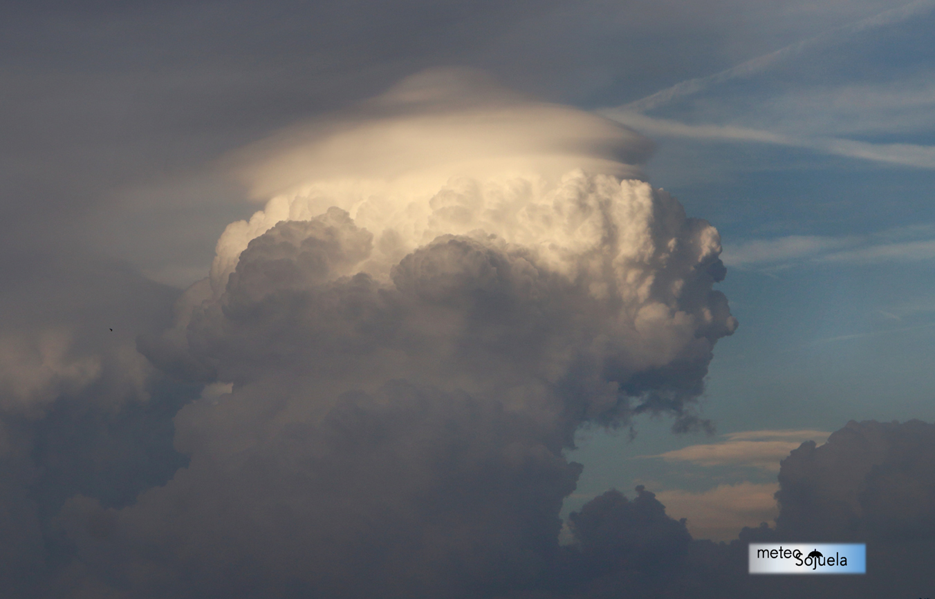 IMG_9716origret13002con pileus,nubes,josecalvo,meteosojuela