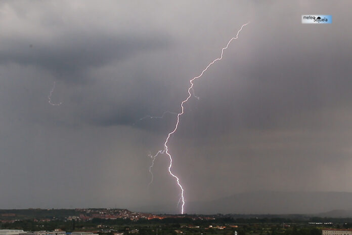 Rayo Villamediana.MeteosojuelaMVI_2565.Imagen fija003orig1300condefdef