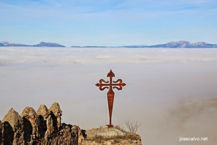 Niebla sobre Clavijo. Meteosojuela La Rioja. Jose Calvo Niebla sobre Clavijo. Meteosojuela La Rioja. Jose Calvo