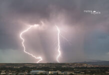 Resumen de imágenes de chubascos, rayos y tormentas del mes de Agosto RAYOS 0908 IMG_0001 ORIG 1300 con