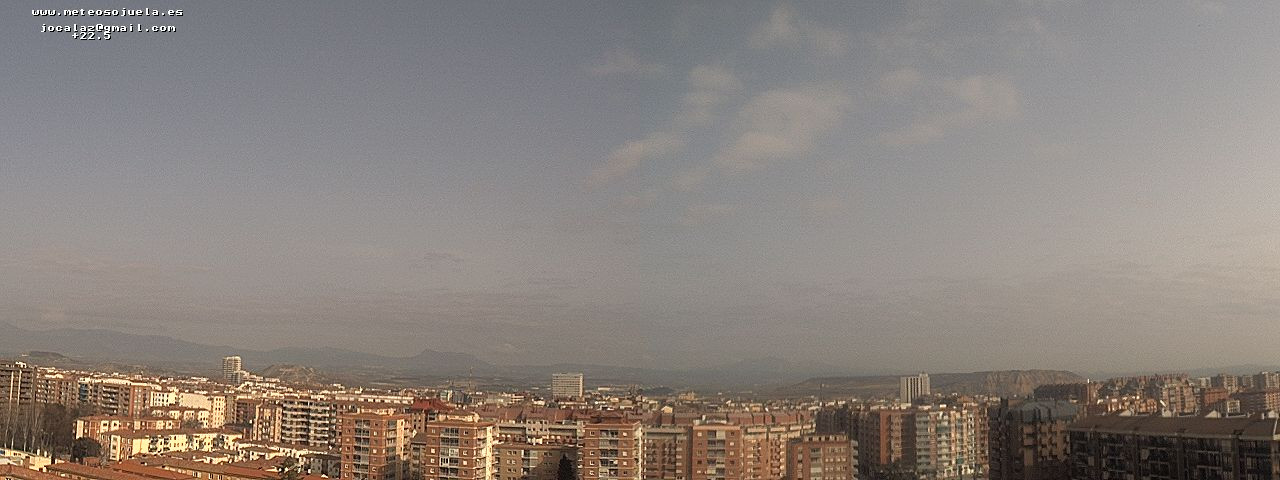 Imagen WEBCAM Logroño Nieblas , nubes bajas y calima. www.meteosojuela.es