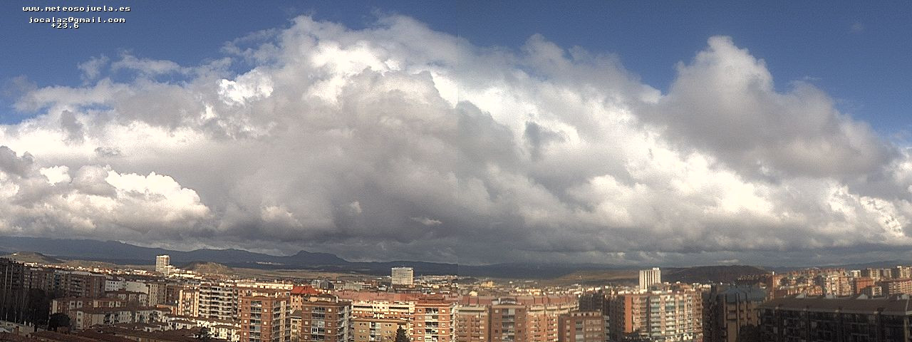 Imagen WEBCAM Logroño Nubes de desarrollo. www.meteosojuela.es