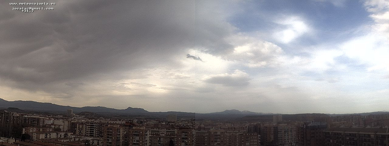 Imagen WEBCAM Logroño Nubes altas y algun chubasco www.meteosojuela.es