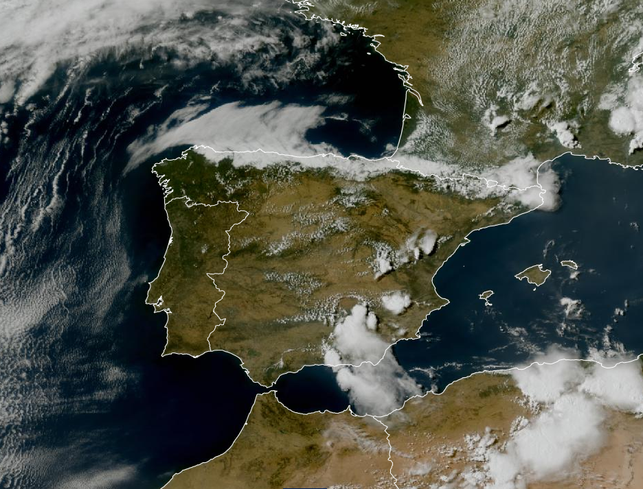 Imagen de satélite.Nubes bajas en el Norte y dispersas en la Ibérica