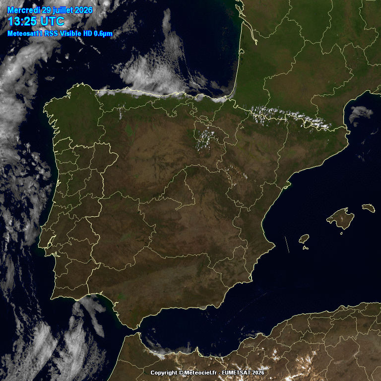 Animación imágenes satélite Meteosat. Poco nuboso con alguna nube de evolución