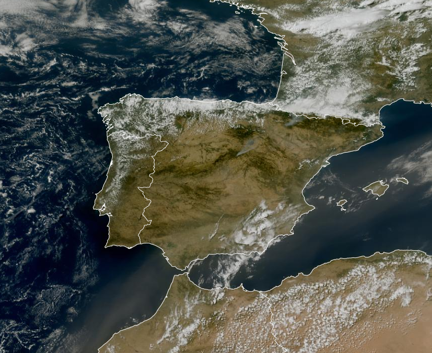 Imagen de satélite. Nubes bajas en el Norte e incendios