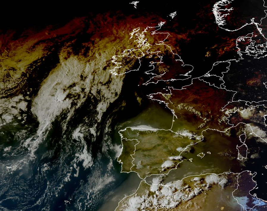Imagen de satélite. Nubes bajas, ttormentas y eclipse