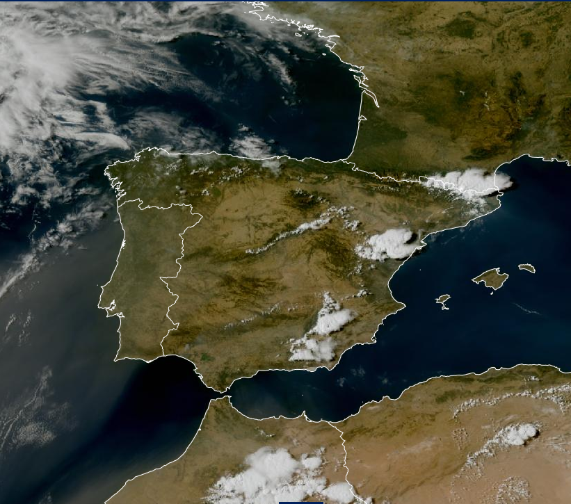 Imagen de satélite. Poco nuboso con algunas nubes de evolución