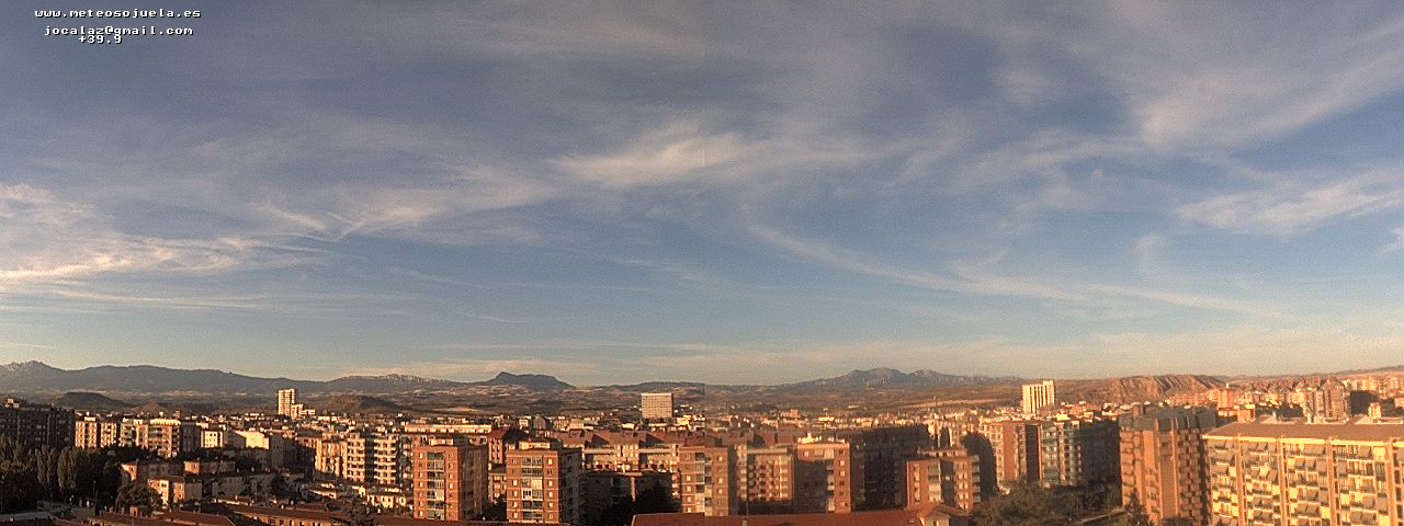 Imagen WEBCAM Logroño Cielos despejados con algunas nubes altas