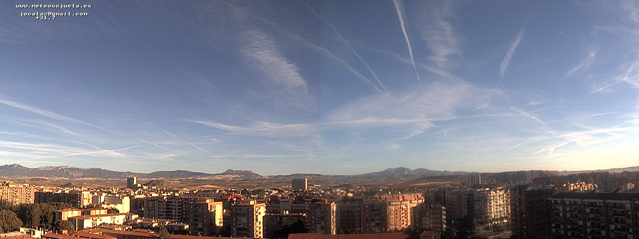 Imagen WEBCAM Logroño Cielos despejados con algunas nubes altas