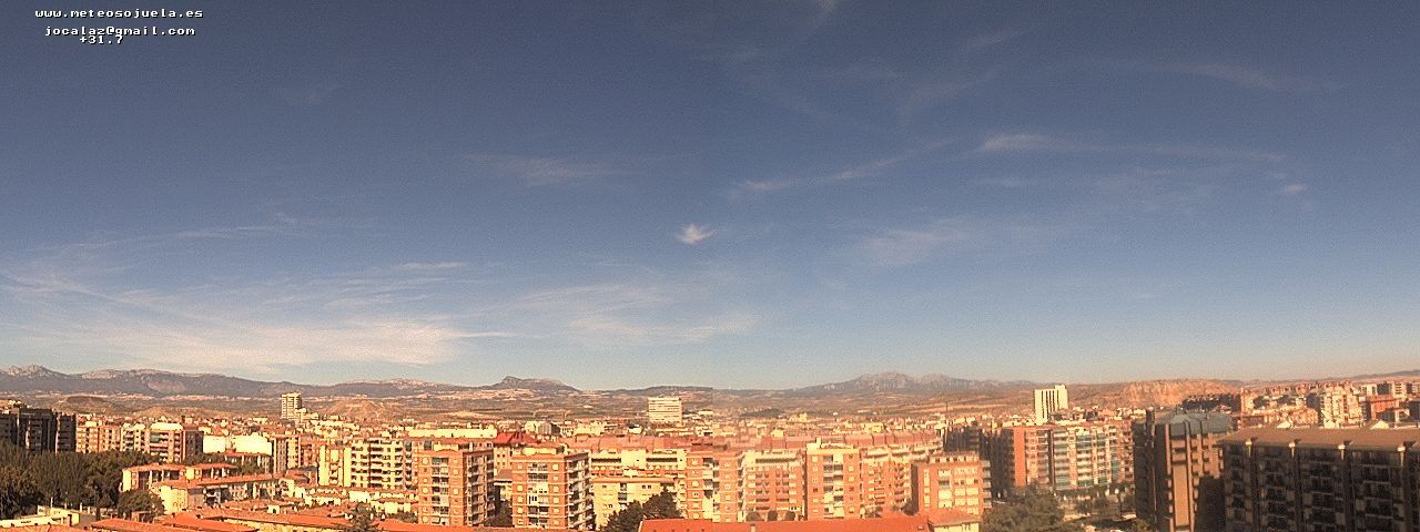 Imagen WEBCAM Logroño Cielos despejados con algunas nubes altas